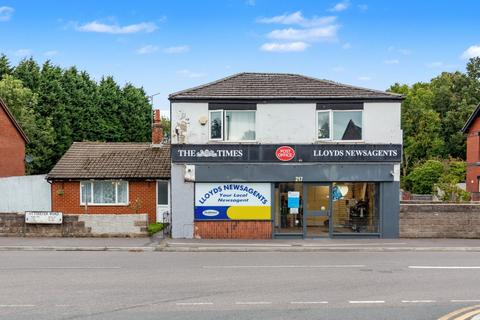 3 bed property, in Uttoxeter Road, £255,000