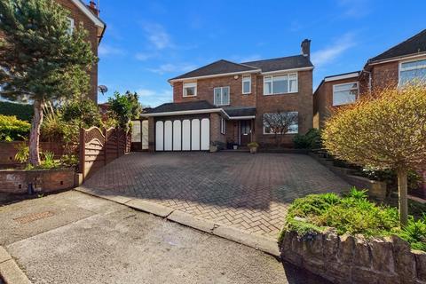3 bed property, in Cambridge Gardens, £450,000