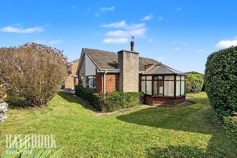 2 bed property, in Rainborough Road, £300,000