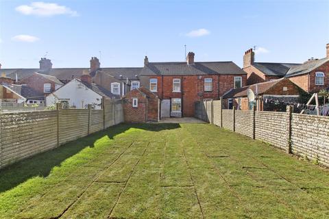 3 bed property, in Cromwell Road, £249,500