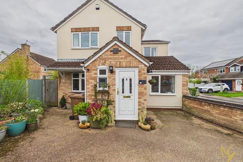 4 bed property, in Worcester WR5, £390,000