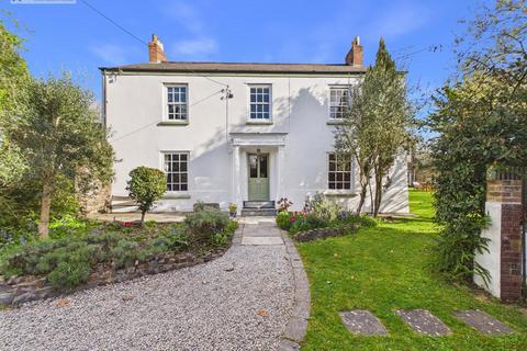 5 bed property, in Wooda Road, £800,000