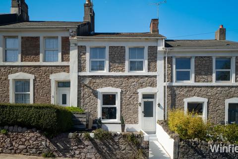 3 bed property, in Upton Road, £235,000