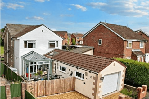 5 bed property, in 17 Keats Road, £350,000