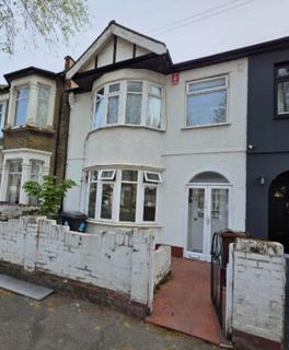 3 bed property, in Cambrian Road, £625,000