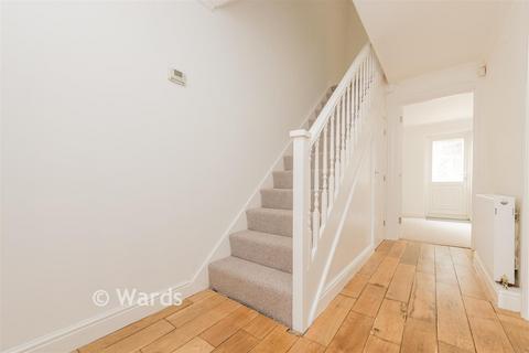 3 bed property, in Seven Acres, £300,000