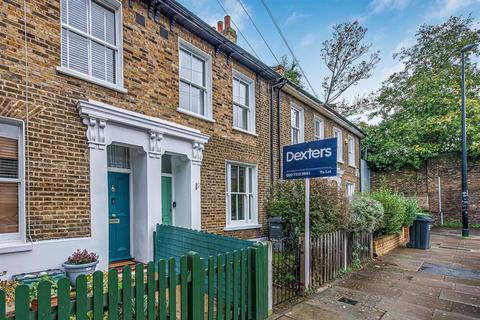 2 bed property, in Hatcham Park Road, £675,000