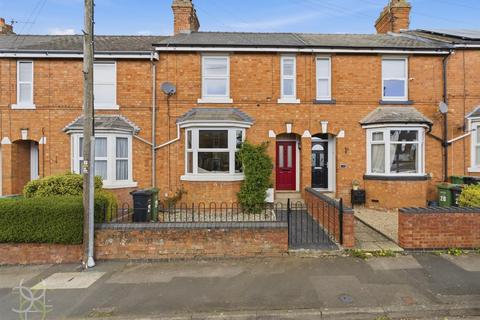 3 bed property, in Victoria Avenue, £275,000