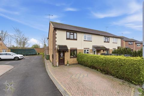 2 bed property, in St. Philips Drive, £225,000