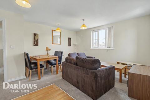 2 bed property, in Watkins Square, £200,000