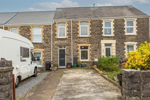 2 bed property, in Carmarthen Road, £160,000