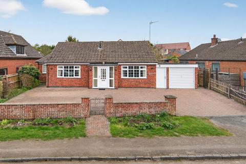2 bed property, in Kettering Road, £425,000