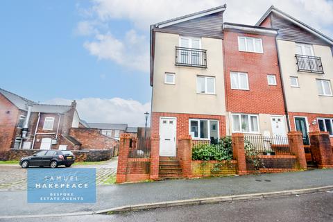 4 bed property, in Brentleigh Way, £150,000