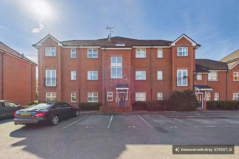1 bed property, in Kingsway South, £90,000