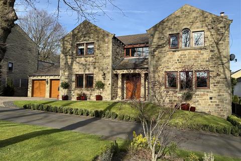 4 bed property, in Coachgates, £950,000