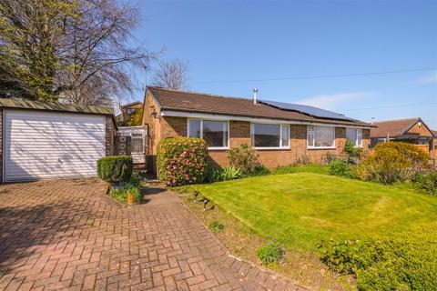 3 bed property, in Foxcroft Drive, £240,000