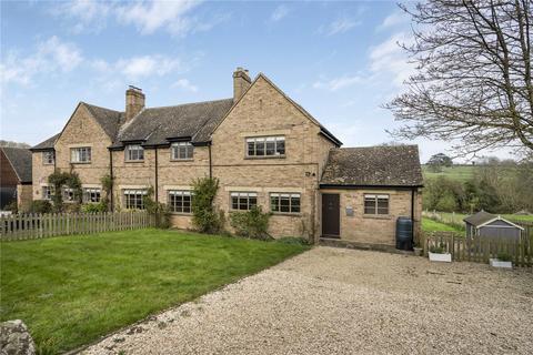 3 bed property, in Upper Tadmarton, £595,000