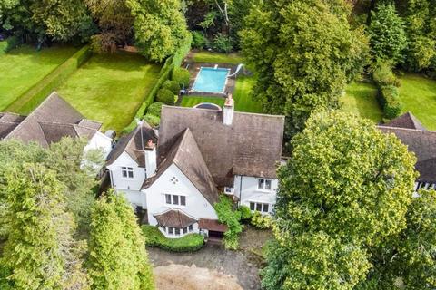 5 bed property, in Smitham Bottom Lane, £1,175,000