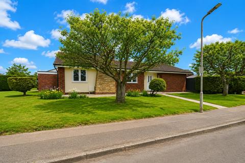 3 bed property, in Woollard Way, £650,000
