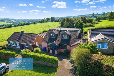 3 bed property, in Gorsey Bank, £290,000