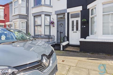 3 bed property, in Denebank Road, £125,000