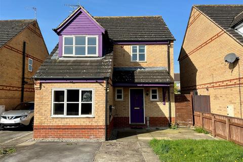 3 bed property, in Ferry Meadows Park, £170,000