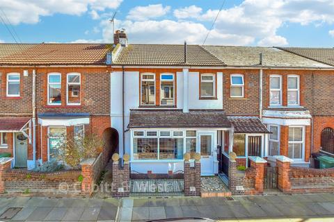 3 bed property, in Shelford Road, £300,000