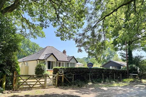 3 bed property, in Acorns, £875,000
