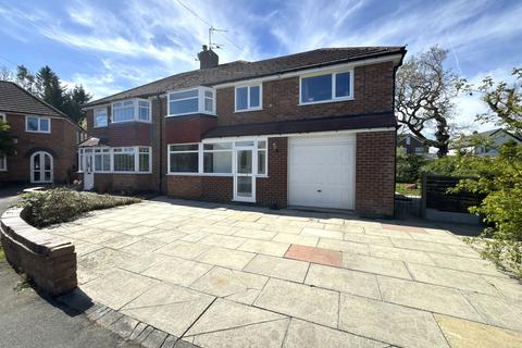 4 bed property, in Motcombe Road, £450,000