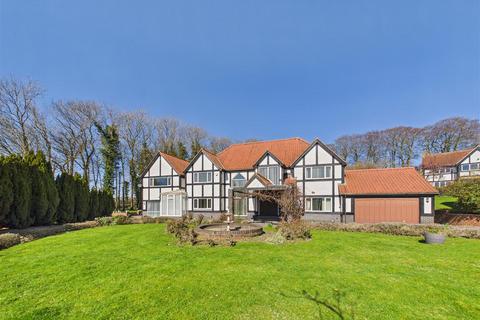 4 bed property, in Croft Park, £850,000