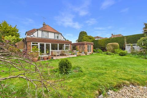 4 bed property, in Elm Avenue, £995,000