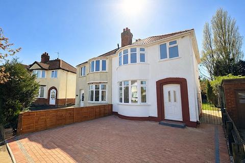3 bed property, in Willow Avenue, £285,000