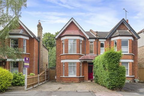 4 bed property, in Queen Anne Avenue, £950,000