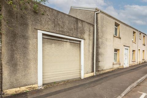 3 bed property, in Llangyfelach Street, £140,000