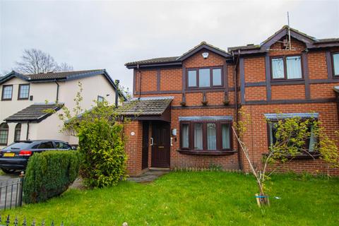 2 bed property, in Harling Road, £150,000