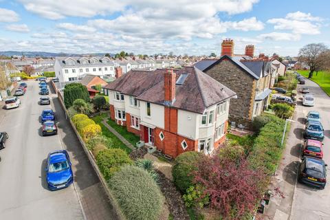 5 bed property, in Plas Treoda, £850,000