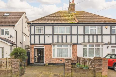 3 bed property, in Gresham Road, £575,000