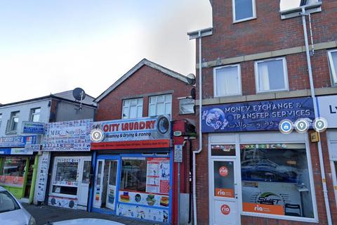 Studio, in 123 City Road, £75,000