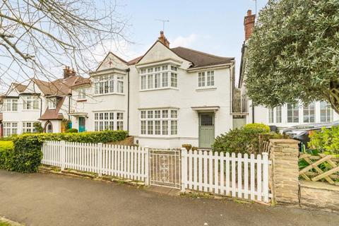 3 bed property, in Hillway, £1,950,000