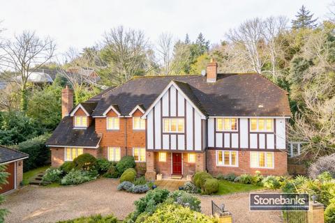5 bed property, in South Park Drive, £2,248,000