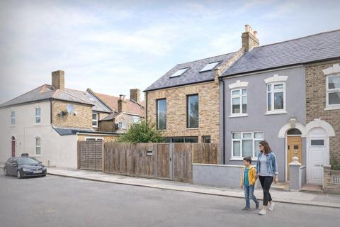 Land, in Oxford Road, £150,000