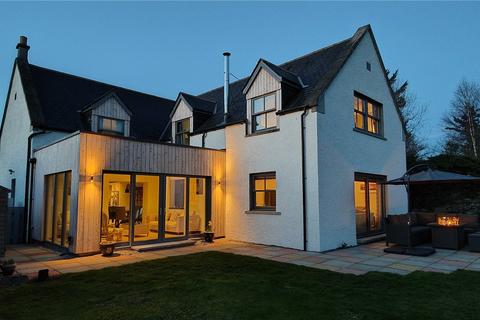 5 bed property, in Bynach, £635,000