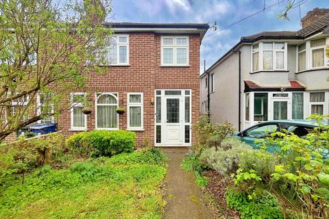 3 bed property, in Hicks Avenue, £540,000