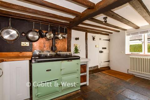 2 bed property, in East Street, £500,000