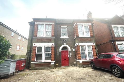 Studio, in Flat 6, £40,000