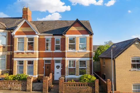 3 bed property, in Richmond Road, £268,000