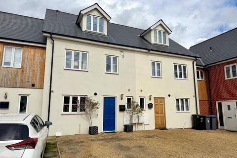 4 bed property, in Bakers Mews, £295,000
