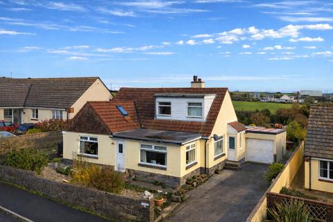 5 bed property, in Hartland View Road, £395,000