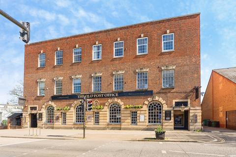 2 bed property, in Fishponds Road, £155,000