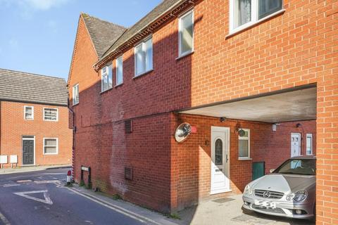 2 bed property, in Brick Kiln Street, £100,000